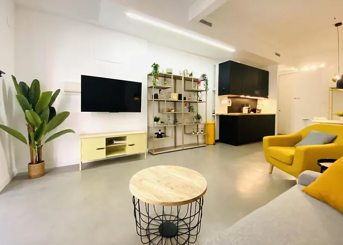 Tarongers, Lovely Flat In The Center